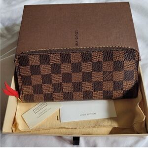 ❣️SOLD❣️$600 Authentic Pre-loved Louis Vuitton Long Wallet
